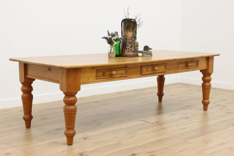 6 Timeless Vintage Finds That Prove South Dakota's Furniture Style Endures - Decor Hint Homesteader Pine Kitchen Tables