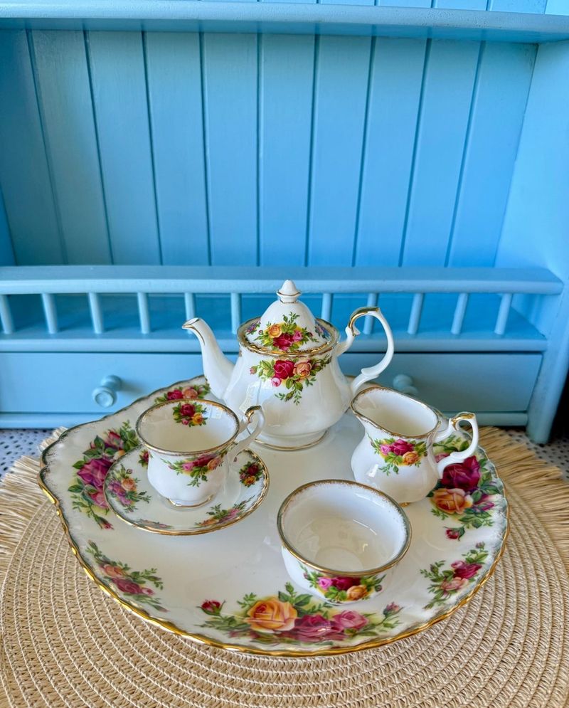 36 Things In Your Home You’ll Regret Throwing Out In 10 Years - Decor Hint Grandma’s China