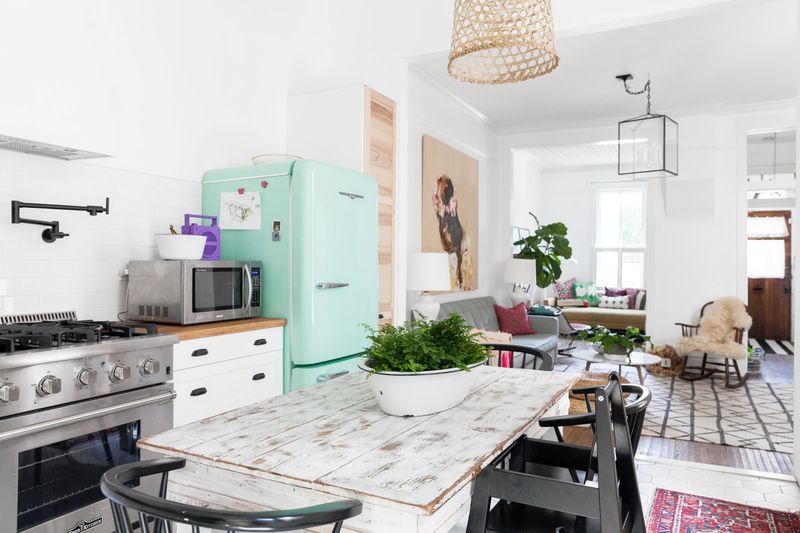 29 Kitchen "Icks" That Immediately Turn Off Homebuyers, According to Interior Designers - Decor Hint Mismatched Appliances