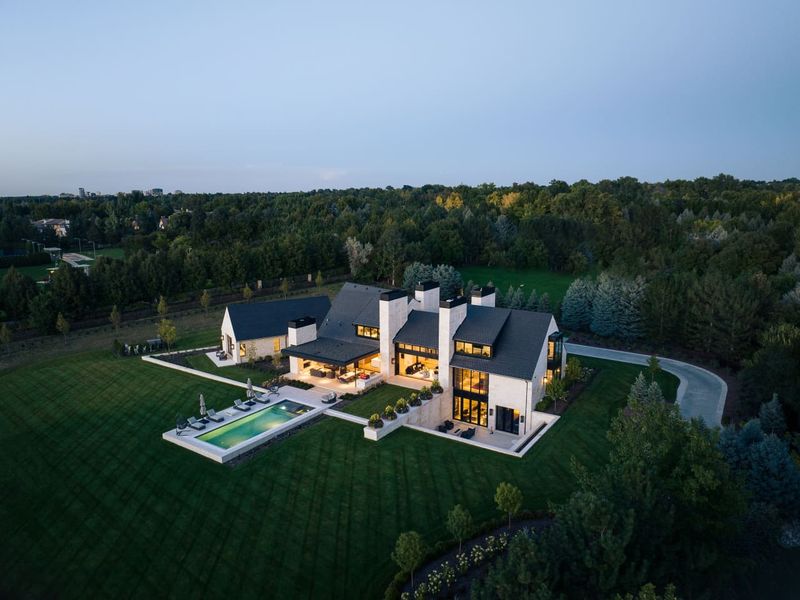 Luxury Properties Over $2.5 Million