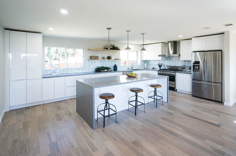 5 Kitchen Colors Going Out Of Style In Vancouver (And 7 Always On Trend) - Decor Hint High-Gloss Pure White