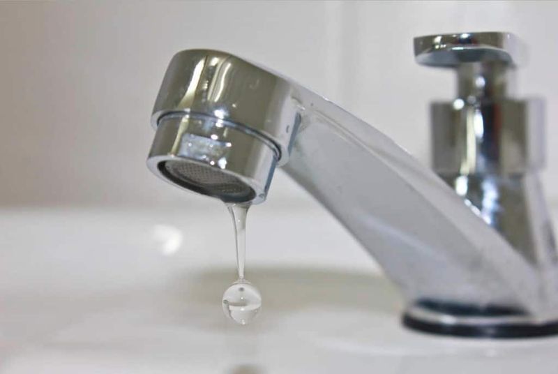 18 Things Appraisers Look For That Most Homeowners Miss - Decor Hint Deferred Maintenance Patterns