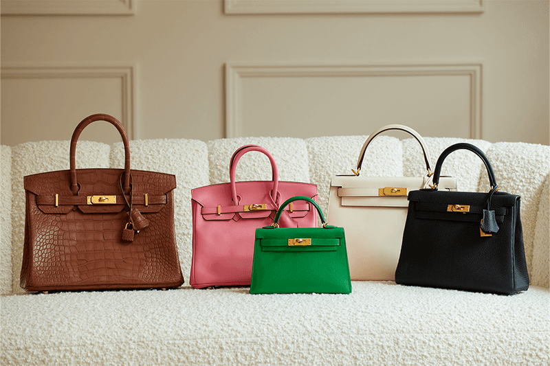 Thinking Of Selling Grandma's Antiques? Here Are 22 Things That Could Be Worth Thousands - Decor Hint Vintage Purses And Handbags