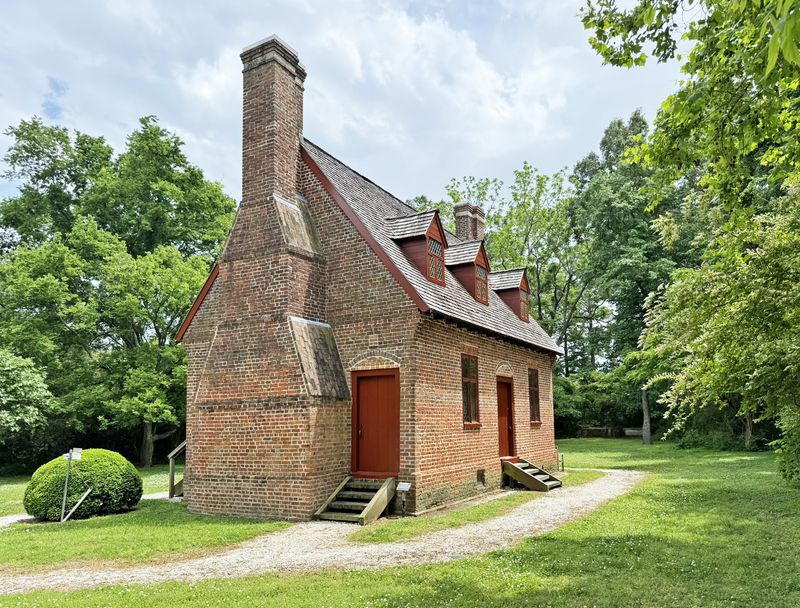 9 Vintage Houses That Still Look Exactly Like They Did Years Ago - Decor Hint Lynnhaven House: Virginia's Georgian Jewel