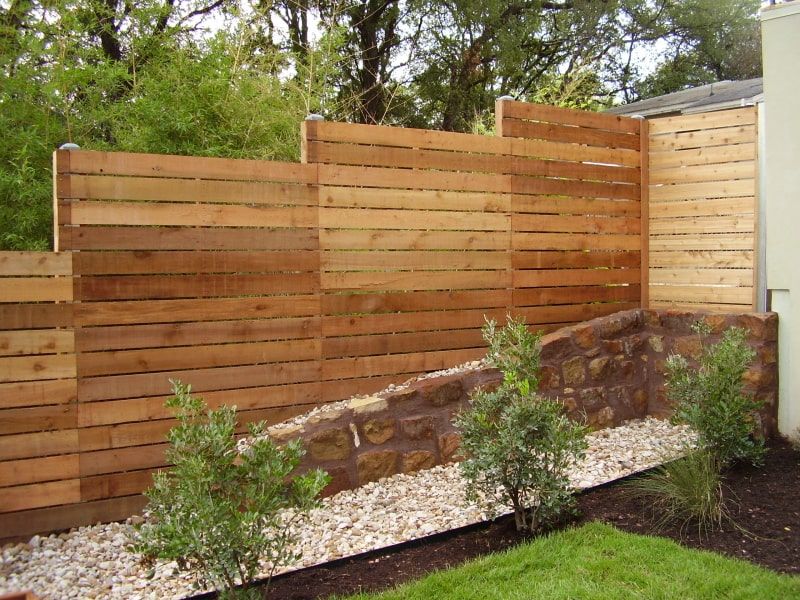 17 Backyard Fence Ideas For Privacy In Style - Decor Hint Shadow Box Fence With Twist