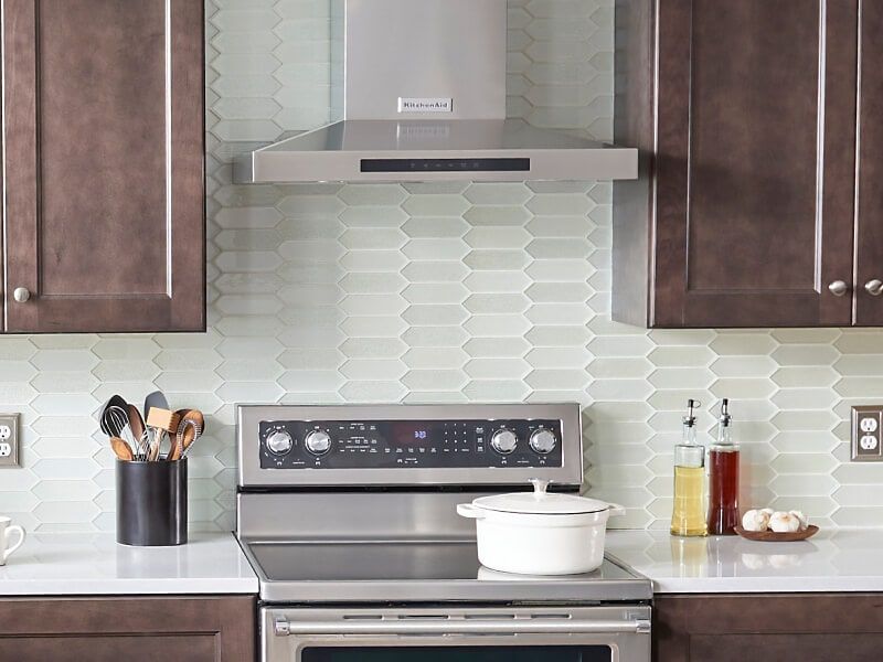 16 Kitchen Design Mistakes That Push Buyers Away In Washington Say The Pros - Decor Hint No Ventilation or Range Hood