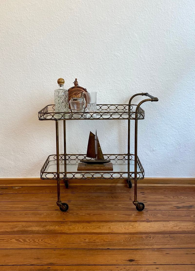 What's Out And What's Hot 5 Antique Duds From 1900s And 9 Hidden Treasures - Decor Hint Art Deco Bar Carts