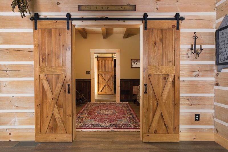 Alabama's Favorite Rustic Decorating Trends That Stand The Test Of Time - Decor Hint Sliding Barn Doors