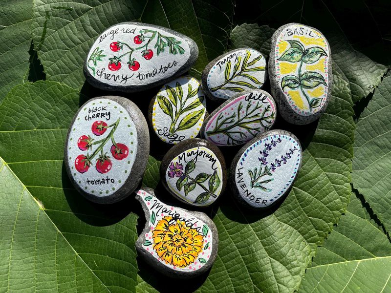 These 20 Garden Decor Ideas Are The Little Details That Will Make The Biggest Difference In Your Outdoor Space - Decor Hint Painted Rock Garden Markers