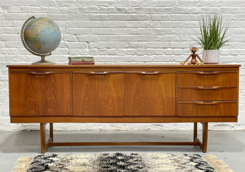 What's Out And What's Hot 5 Antique Duds From 1900s And 9 Hidden Treasures - Decor Hint Mid-Century Modern Sideboards