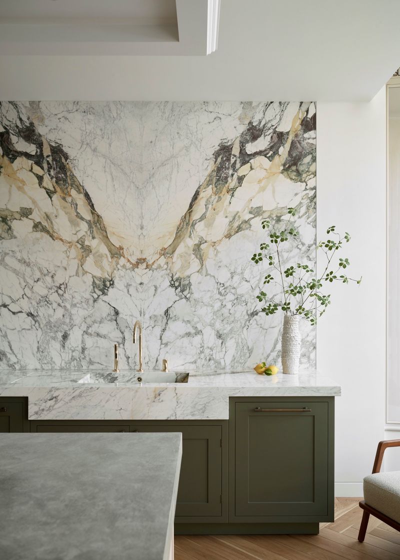 Slab or Bookmatched Backsplash