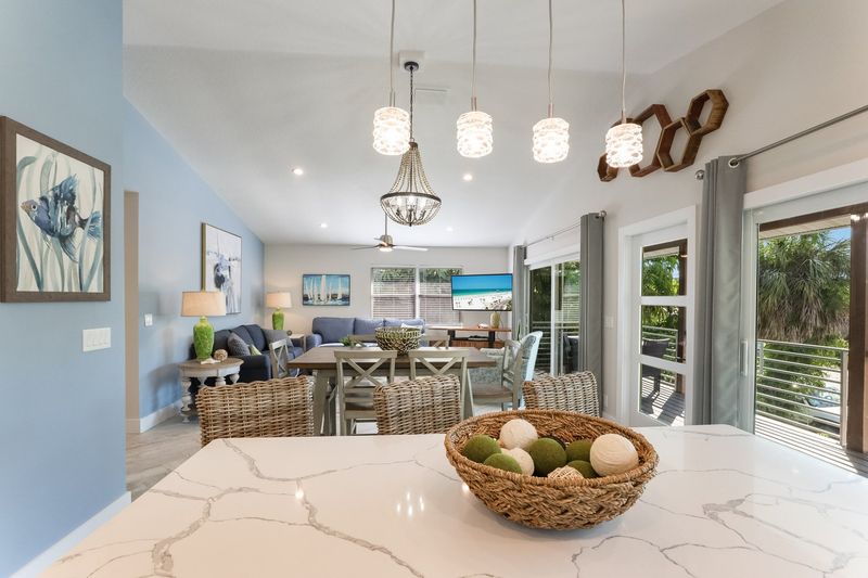 How Florida Homes Make The Most Of Natural Light - Decor Hint Breakfast Nook Prism Gardens