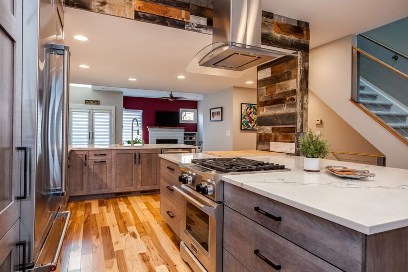 Colorado Kitchens Are Moving On From These 11 Looks (But These 13 Are Here To Stay) - Decor Hint Flush-Mounted Range Hoods