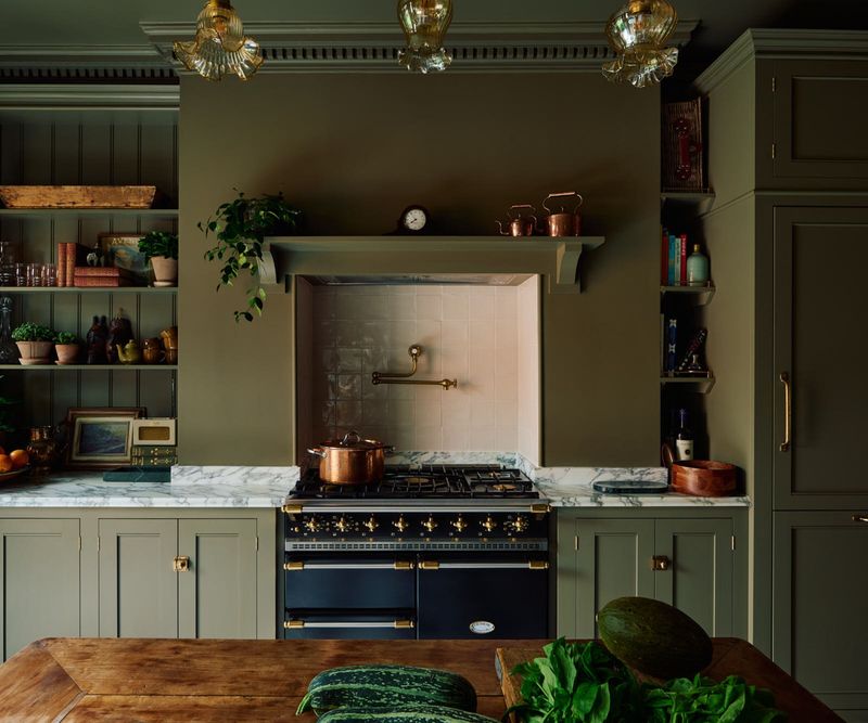 This Old-School Kitchen Trend Is Making A Major Comeback, With One Caveat - Decor Hint Why Range Alcoves Are Gaining Popularity Again