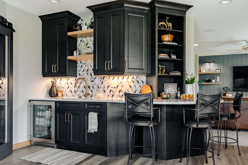 25 Old Fashioned '80s Kitchen Cabinet Trends That Everyone Wants In 2025 - Decor Hint Hutch-Style Cabinet Units