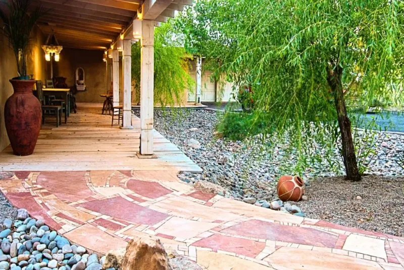 Gravel And Flagstone Hardscaping