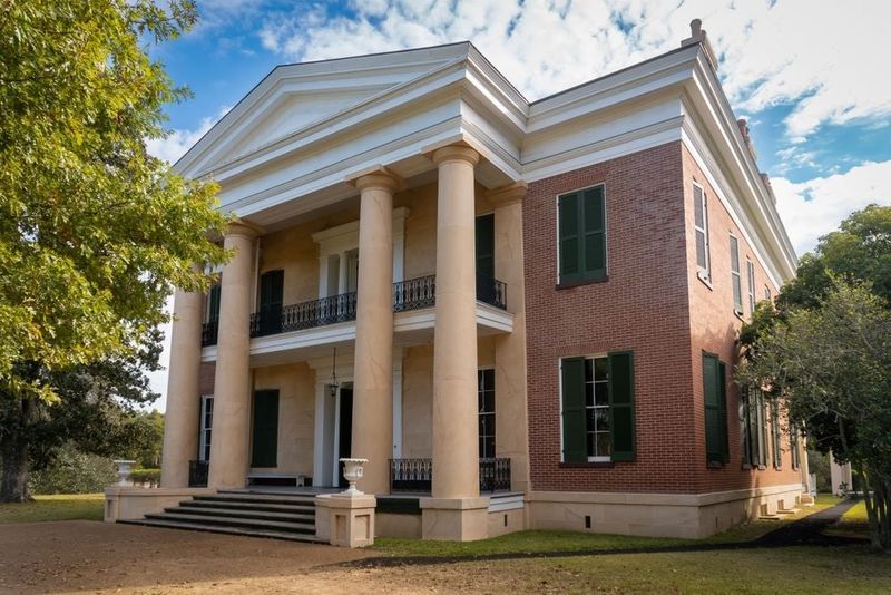 21 Secluded Mansions In Mississippi Featuring Centuries Of Craftsmanship - Decor Hint Monmouth Historic Inn — Natchez, MS