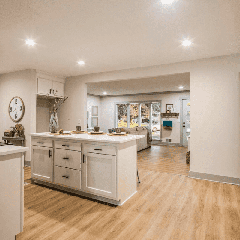 16 Kitchen Flooring Styles Worth Exploring In 2025 Plus 5 Expert-Recommended Picks - Decor Hint Luxury Vinyl Plank