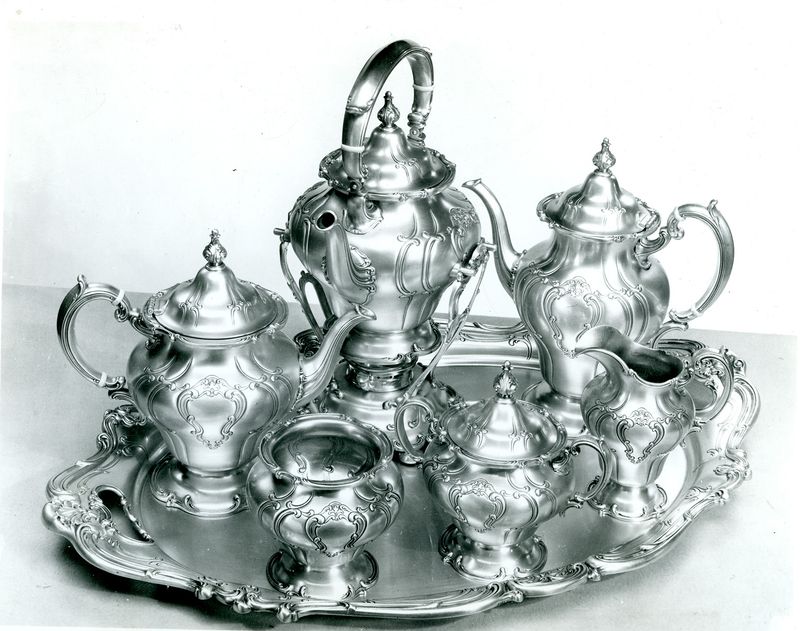 7 Timeless Pieces From Savannah That Keep Georgia's Antique Scene Alive - Decor Hint Civil War Era Silver Service Sets