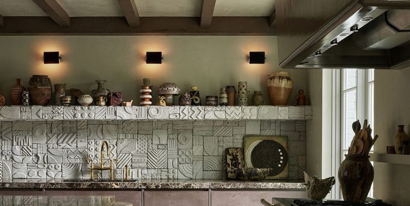 10 Kitchen Elements Bringing Down Houston Homes Plus 10 Designer-Approved Alternatives - Decor Hint Overly Busy Mosaic Backsplashes