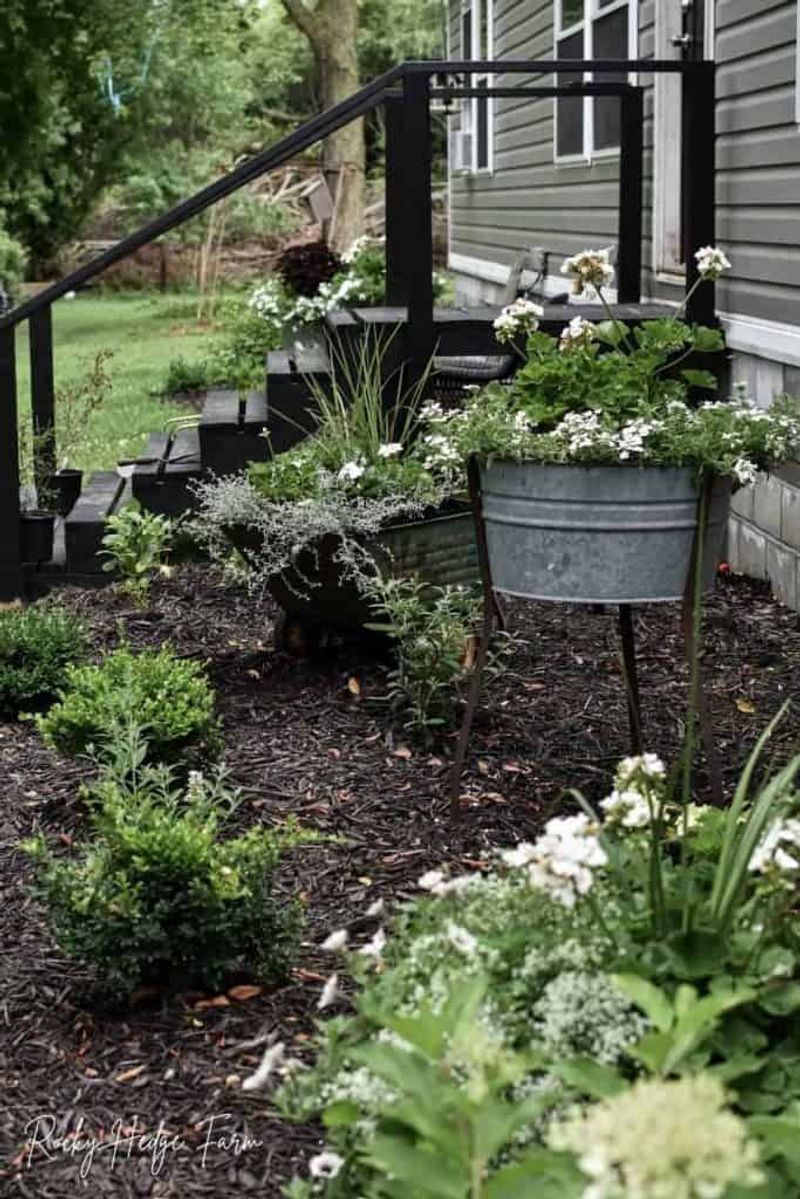 10 Outdoor Decorating Moves Texans Swear By This Year - Decor Hint DIY Galvanized Metal Planter Boxes