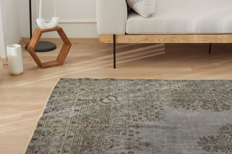 Texas Rug Trends: From Cowhide To Boho Layers - Decor Hint Vintage-Inspired Distressed Designs
