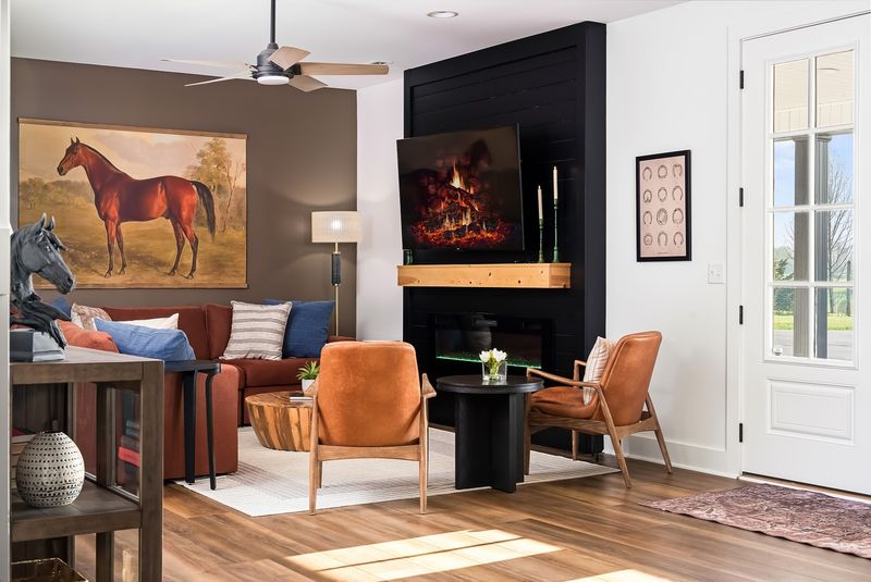 See 7 Things In Kentucky Houses Trending Up And 7 That Never Lost Their Charm - Decor Hint Equestrian-Inspired Decorative Elements