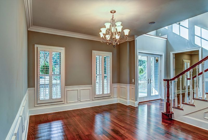 How Henderson Homes Capture Southern Charm 10 Signature Design Details - Decor Hint Statement Crown Molding and Trim
