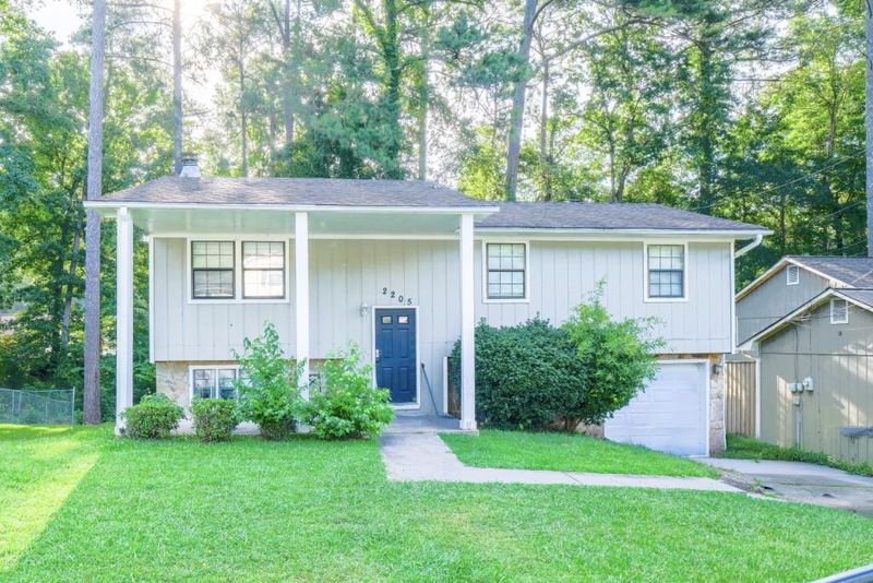 Which Homes Are Falling Out Of Favor In Lithonia (And Which Ones Buyers Are Fighting For In 2025) - Decor Hint Investor-Owned Short-Term Rentals