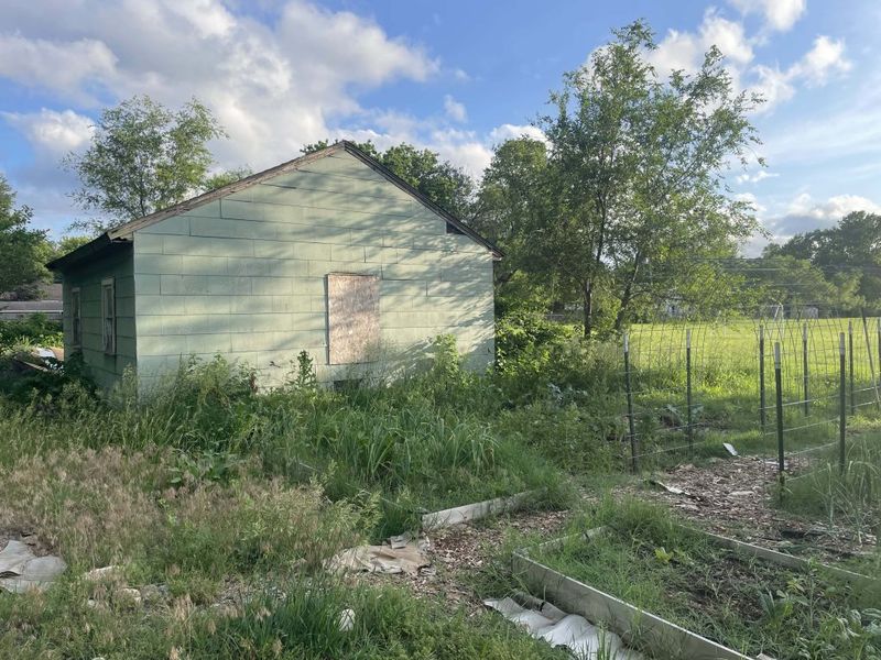 We Turned A Run-Down Shed Into A Cozy Tiny House, Here's How - Decor Hint Assessing The Structure