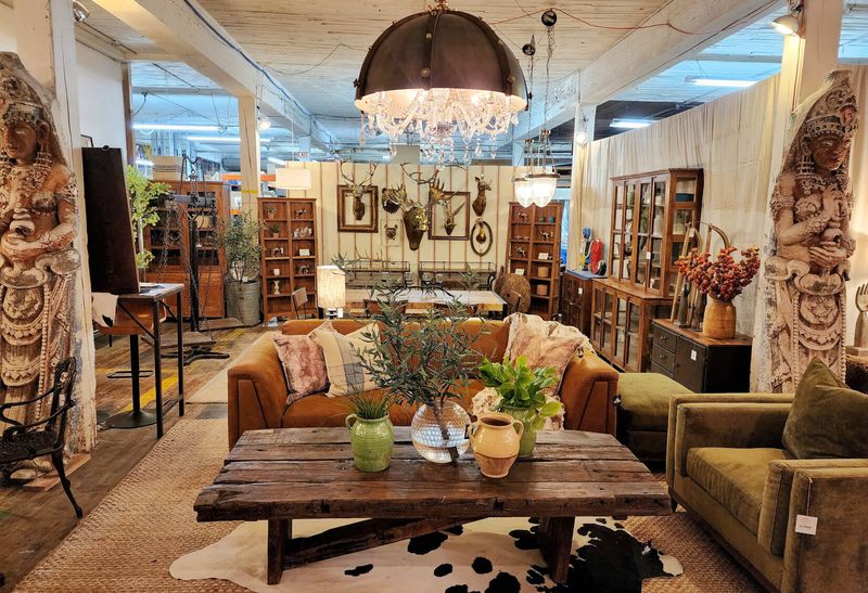 15 Insider Tips On What To Look For While Thrifting In Portland - Decor Hint Solid Wood Treasures