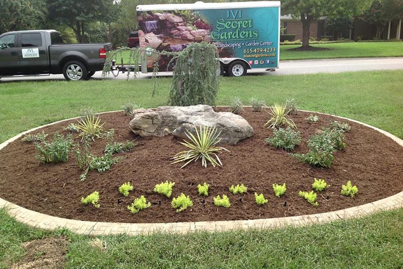 21 Sustainable Front Yard Landscaping Ideas With Rocks And Mulch - Decor Hint Mulched Tree Islands