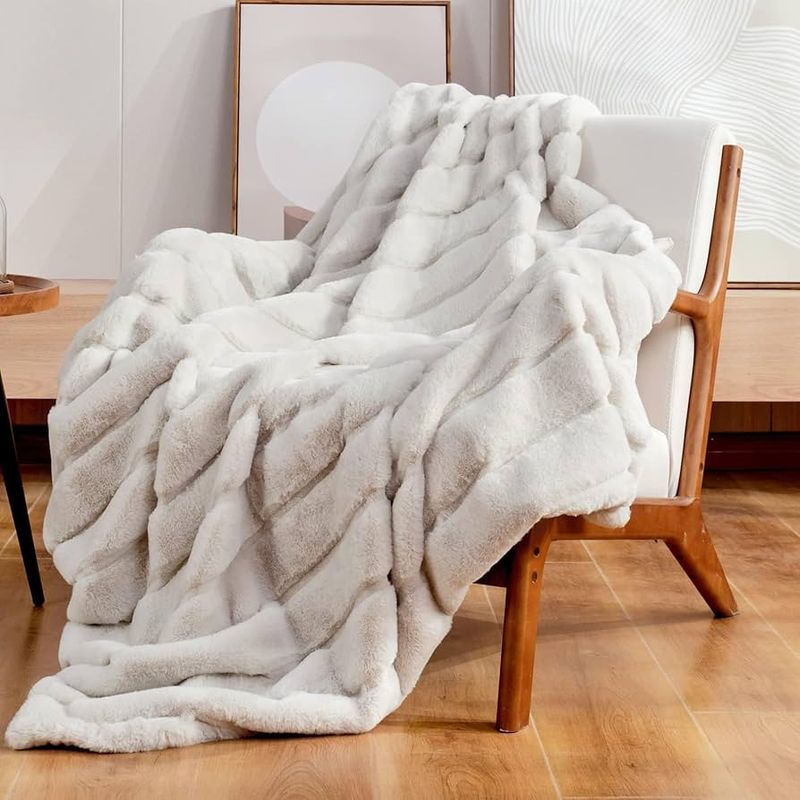 These 19 "Ugly" Decor Trends Are Making A Huge Comeback In 2025 - Decor Hint Faux Fur Throws