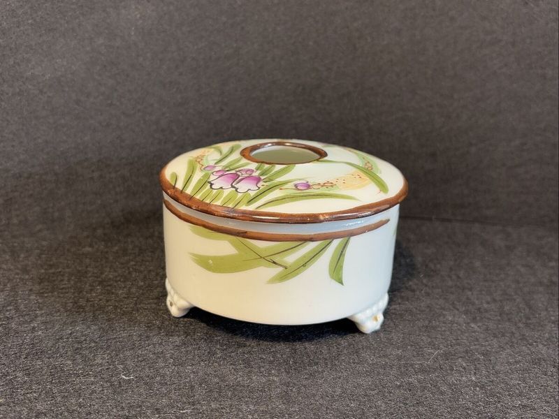 22 Bedroom Items From The Past That Are Surprisingly Valuable To Collectors - Decor Hint Victorian Hair Receivers