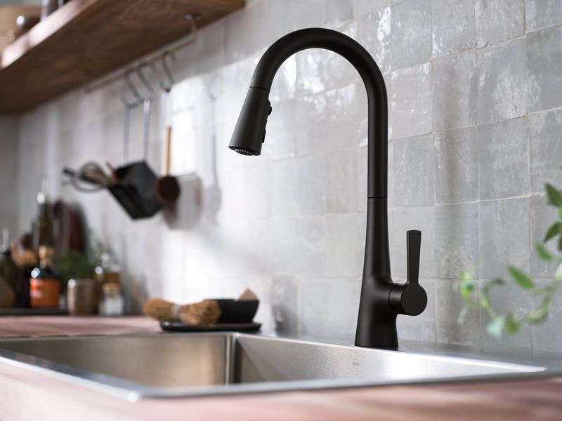 10 Details That Instantly Age North Carolina Kitchens (And 10 That Modernize) - Decor Hint Matte Black Fixtures And Hardware