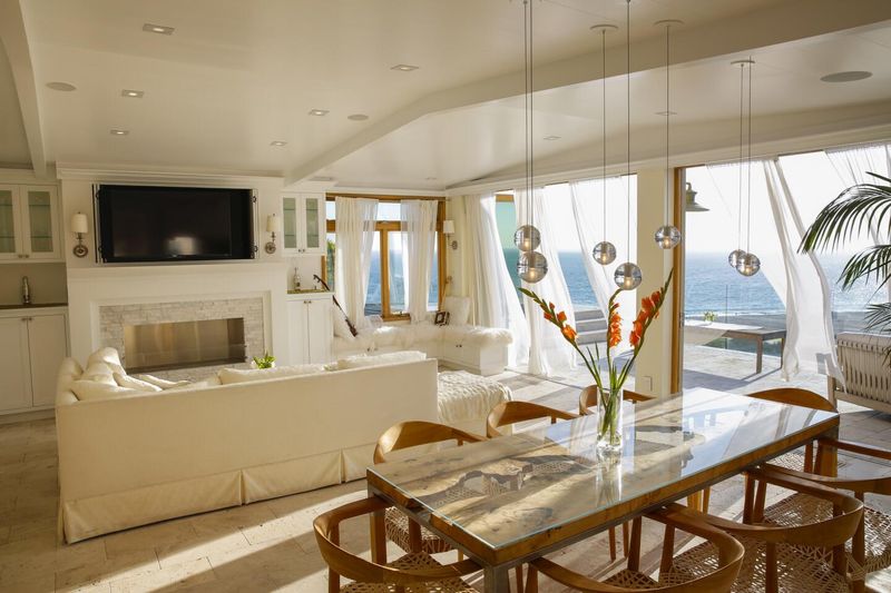 Crisp White - The Malibu Staple