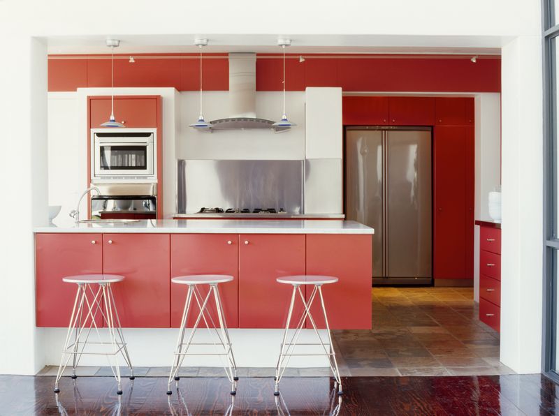 18 Kitchen Red Flags That Make New York Buyers Think Twice, According To Designers - Decor Hint Lack Of Natural Light