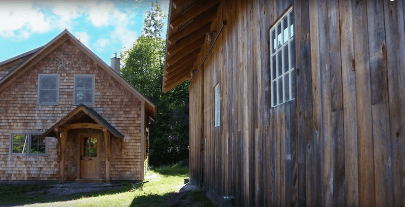 15 Rustic Outdoor Vibes Taking Over Vermont Neighborhoods - Decor Hint Weathered Barn Board Siding For Sheds And Structures