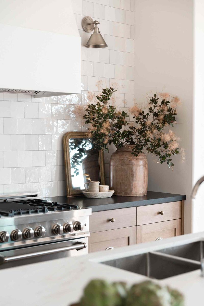 Large decorative centerpieces (avoid)