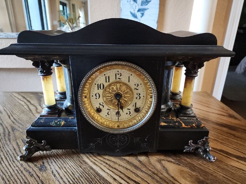Dig Through Attics For 13 Early 1900s Gems That Minnesota Experts Say Can Fetch Thousands - Decor Hint Antique Clocks