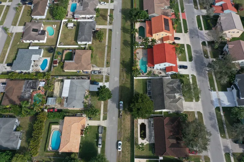 11 Types Of Homes Expected To Plummet In Value By The End Of 2025 In Florida - Decor Hint Homes in High Property Tax Districts