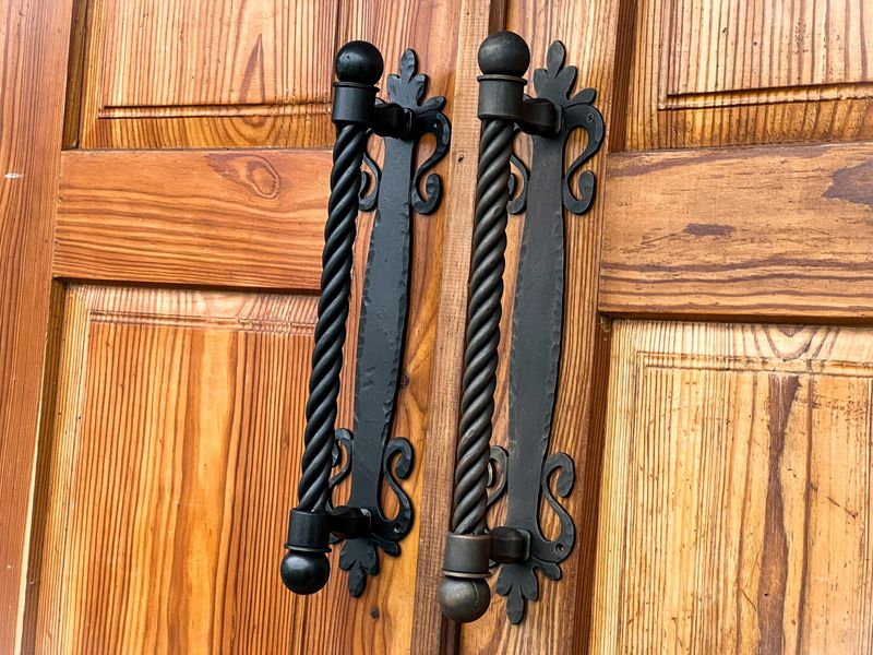 French Country Decor Is Back But Only These Antiques Are Worth It - Decor Hint Wrought Iron Door Hardware