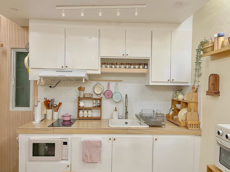8 Things You Should Never Put In A Small Kitchen, According To Designers - Decor Hint Decorative Dish Collections