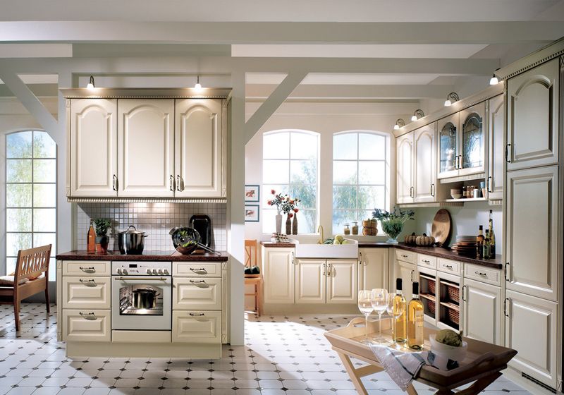 7 Kitchen Cabinet Styles Designers Recommend And 5 They Say To Avoid - Decor Hint Raised Panel Cabinets - Dated Formality