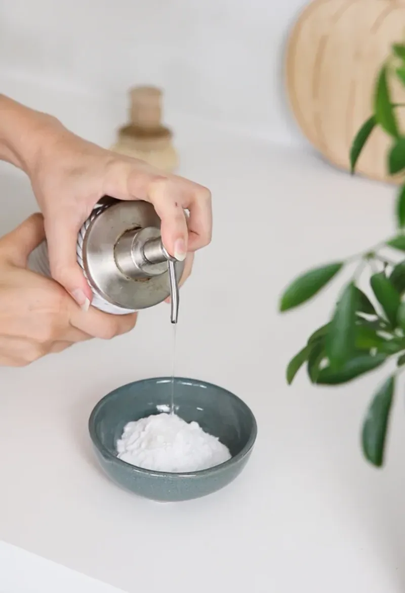 10 Natural Ways To Clean Oven Racks Without Using Harsh Chemicals - Decor Hint Salt and Baking Soda Paste
