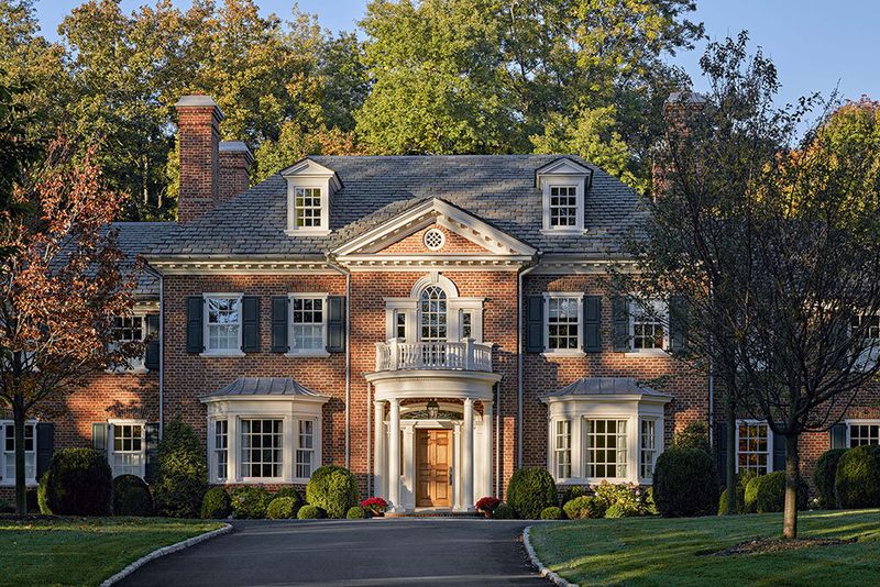 10 Entryway Styles Still Holding Strong In Historic Virginia Homes - Decor Hint Palladian Perfection