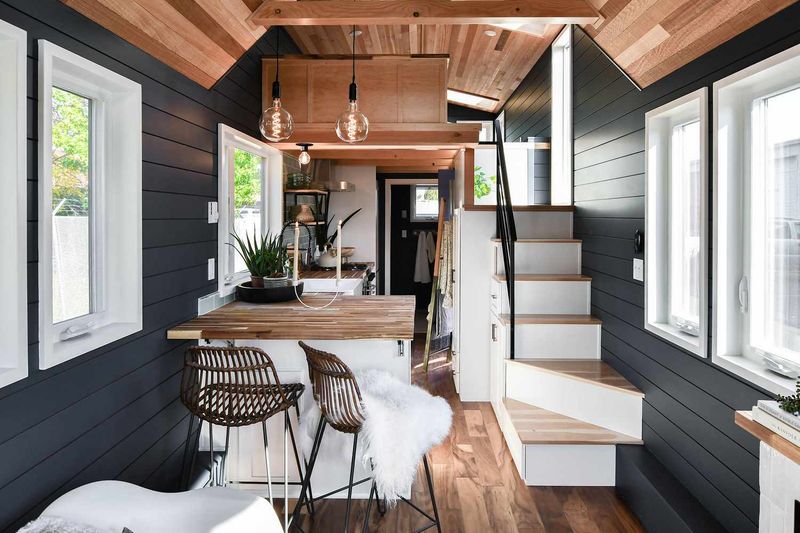 17 Tiny Homes That Prove Big Comfort Comes In Tiny Packages - Decor Hint Urban Chic Tiny Loft