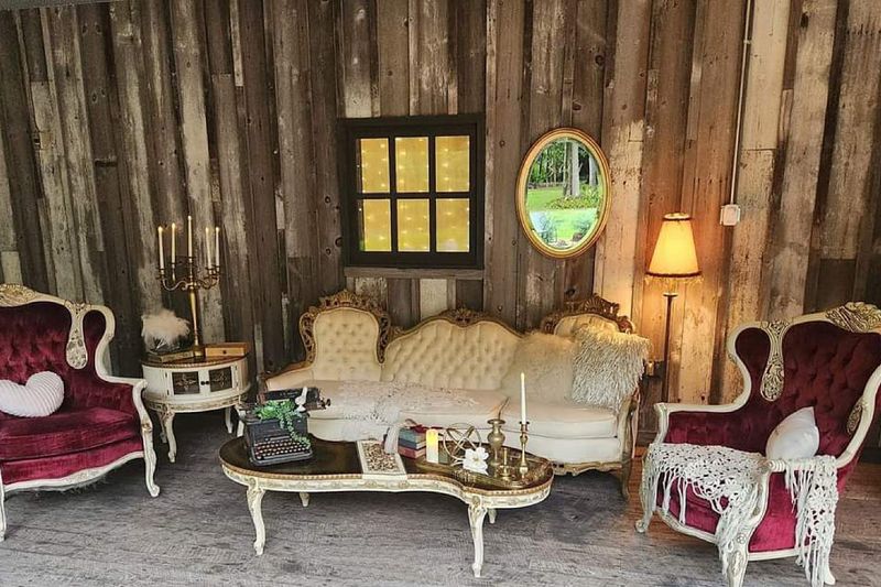10 Sofa Shades To Skip In Pittsburgh Homes And 10 Modern Picks To Try Instead - Decor Hint Burgundy Velvet (Skip)