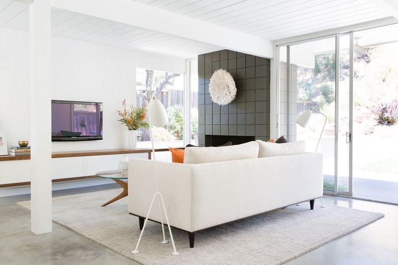 Pure White: The Modern Minimalist