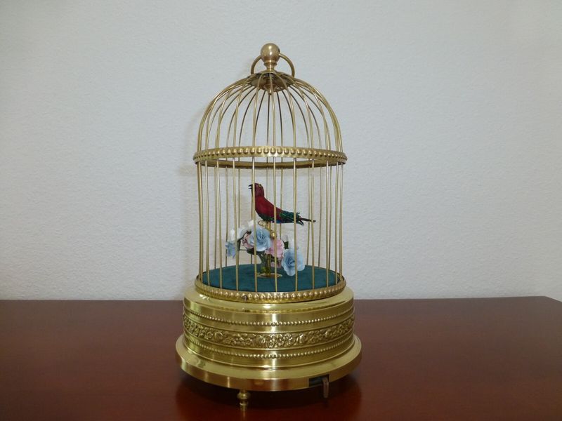22 Bedroom Items From The Past That Are Surprisingly Valuable To Collectors - Decor Hint Mechanical Singing Bird Alarm Clocks